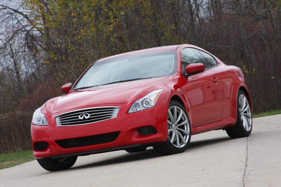  Infiniti G37 Coupe 2009 года  (фото 38 из 51)